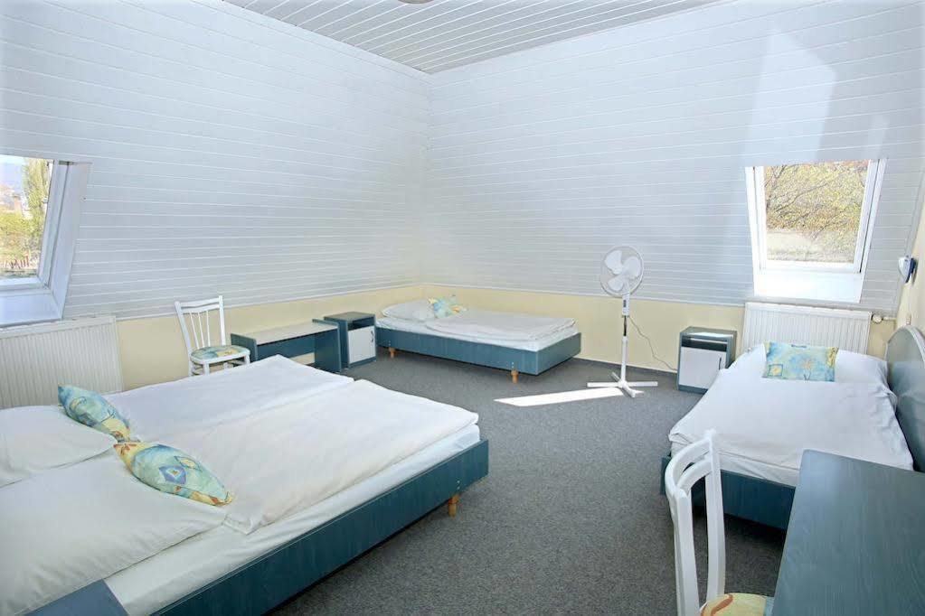 Joker Panzio Bed & Breakfast Pecs Exterior photo