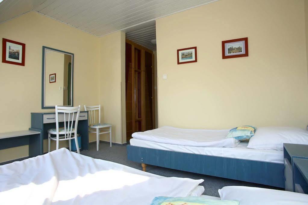 Joker Panzio Bed & Breakfast Pecs Exterior photo